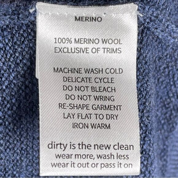 Horny Toad Men’s Size Medium Vector Navy Blue Red Merino Wool V-Neck Sweater - Picture 4 of 8